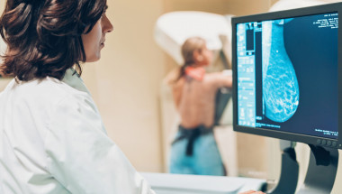 Проф. Леонид Путирский, д.м.н.: В млада възраст мамографията е по-скоро вредна, отколкото полезна