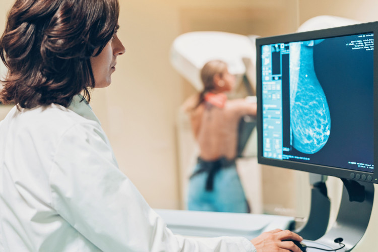 Проф. Леонид Путирский, д.м.н.: В млада възраст мамографията е по-скоро вредна, отколкото полезна