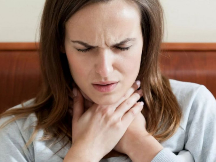 Симптоми на рак на гърлото, които лесно се бъркат с COVID-19