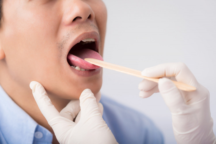 Натрапчивият вкус в устата може да е заради проблеми със зъбите