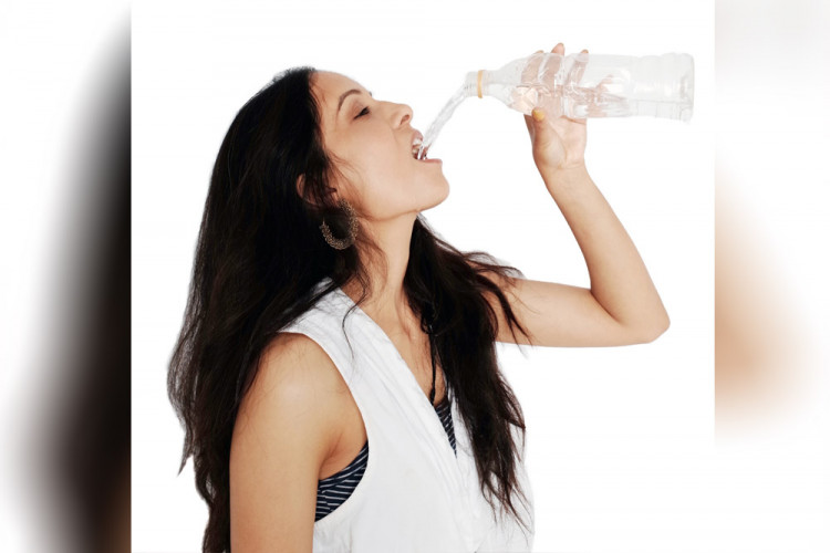 Пет заблуди за ползите от пиенето на много вода