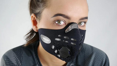 Вярно ли е, че обикновената маска е по-ефективна от скъпия респиратор?