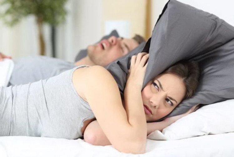 Ако съпругът ви хърка през нощта: 7 начина да се справите с проблема