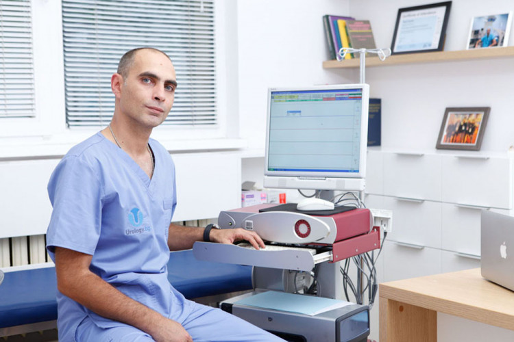 Д-р Васил Василев: Най-съвременното лечение на рака на простатата е роботизираната операция