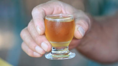 200 000 в България са зависими от алкохола