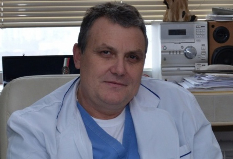 Проф. д-р Крум Кацаров: Тежкият рефлукс е драма за пациента предимно нощем