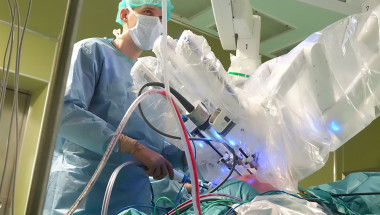 В „Токуда“ оперират бъбреци с най-новия робот „Да Винчи“