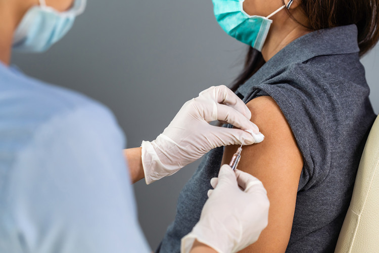 12 мита за ваксините срещу COVID-19
