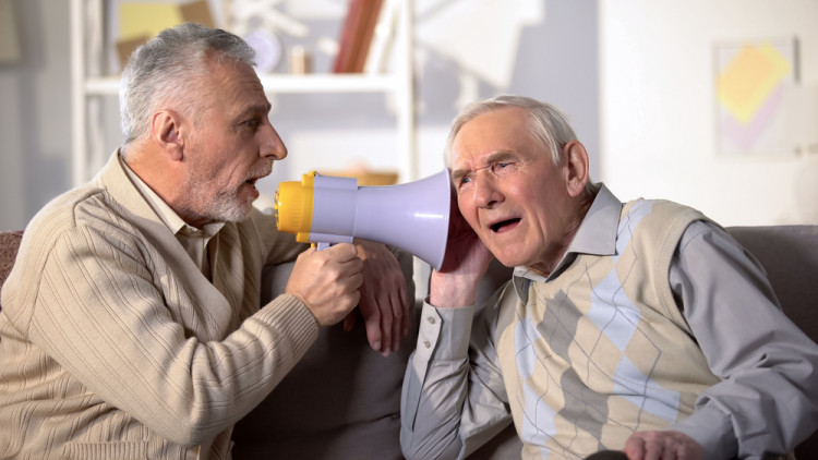 Проблемите със слуха - признак на старческо слабоумие