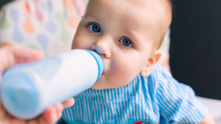Кравето мляко в храната за бебета увеличава риска от диабет
