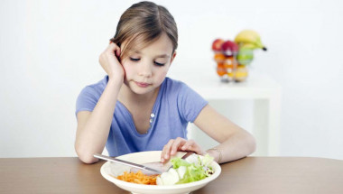 Психологът Стоян Петров: Експериментите в храненето при учениците могат да преминат в анорексия