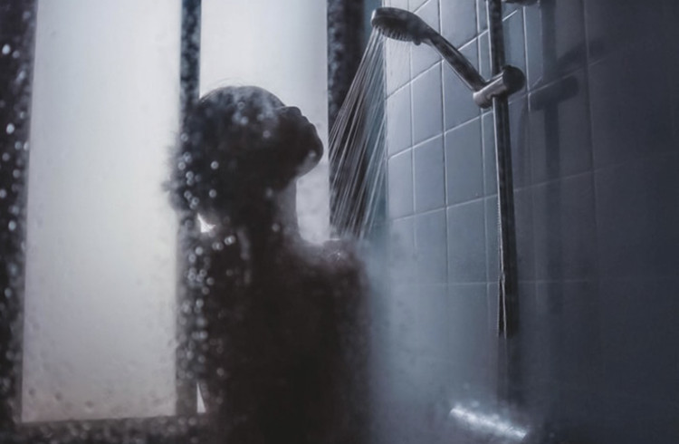 Защо е опасно да се къпем с гореща вода?