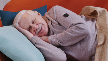 Прекаляването със сън през деня - признак за деменция