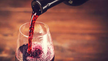 Дори чаша вино може да предизвика кома