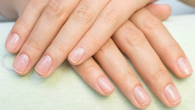 Какво означават белите петна по ноктите и опасни ли са