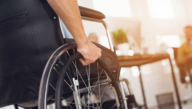 НЗОК вече ще отпуска помощни средства за хора с увреждания