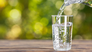 Как твърдостта и pH на питейната вода влияят на здравето?