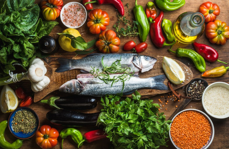 Зелената средиземноморска диета намалява двойно мазнините по корема