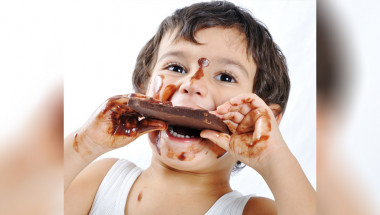Може ли да се отровите, ако ядете прекалено много шоколад?