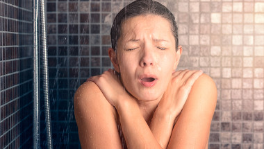 Полезно или вредно е вземането на душ при висока температура?