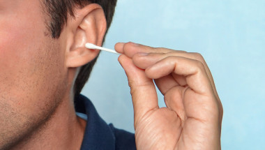 Клечките за уши може да влошат слуха ви