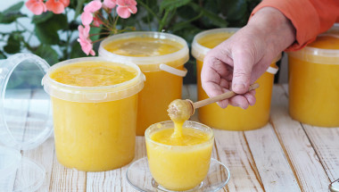 Захаросаният мед е по-вреден от пресния?