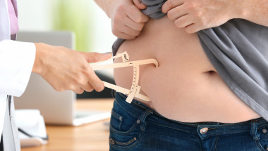 Къде наддавате на тегло разкрива причината и какъв тип затлъстяване имате, ето как да издълбаете линията
