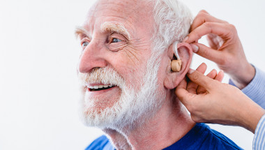 Какъв е редът за явяване на ЛКК при намален слух?