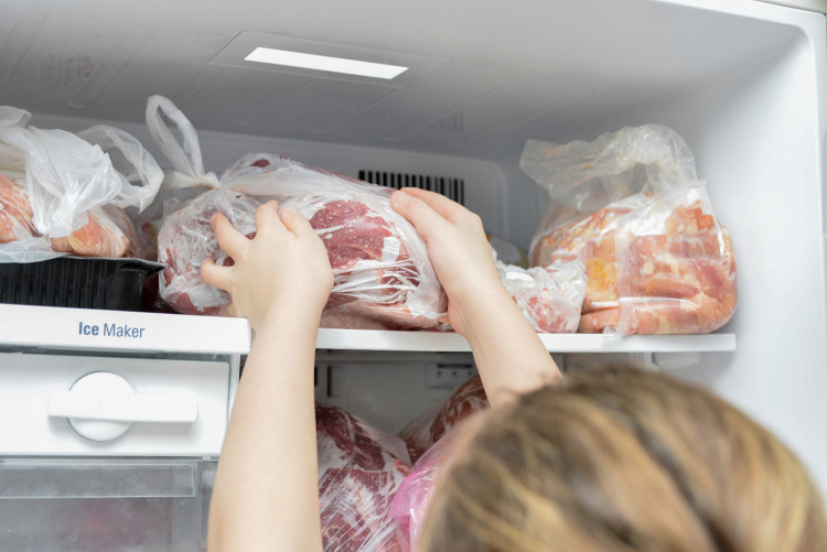 Колко дълго може да се съхранява месо във фризер: Само с тези 5 правила ще сте в безопасност