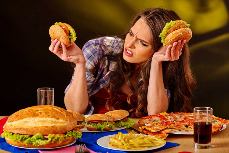 Рекламите на нездравословни храни предизвикват положителни емоции, на полезните - не
