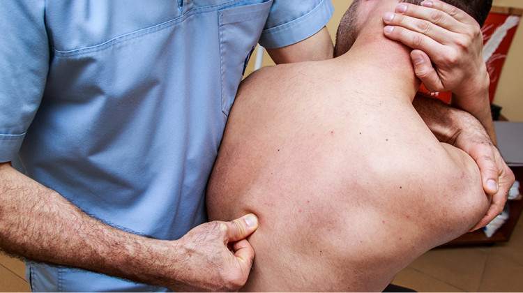 Д-р Антоан Каразапрянов: Болките в гръбнака през лятото може да са от климатици и престой на течение