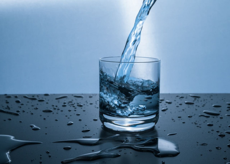 Митове и заблуди за пиенето на вода