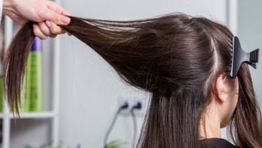 Продуктите за изправяне на коса повишават риска от рак