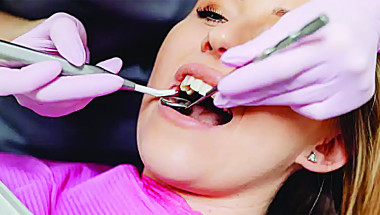 Революционно: Как израстват истински зъби, без импланти и протези?