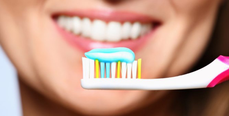 Зъболекари дадоха 3 неочаквани съвета, които ще ви помогнат да запазите зъбите си здрави