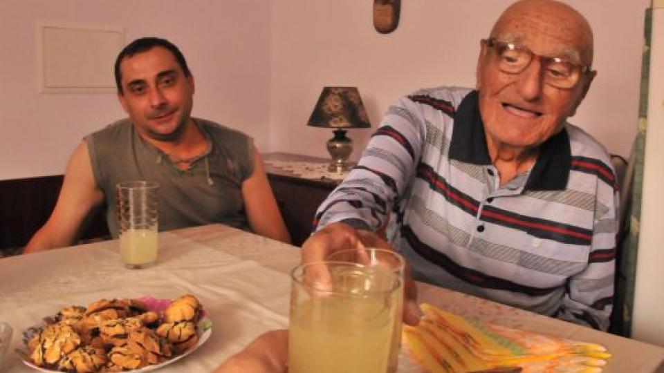 104-годишният дядо Стефан разкри какво хапва, за да бъде здрав