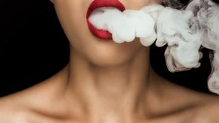 Менопаузата може да споходи пушачките 2 години по-рано