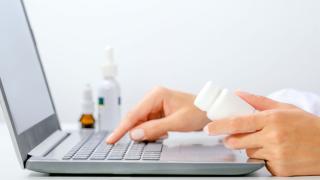 Какви рискове крие поръчването на лекарства от онлайн аптека?