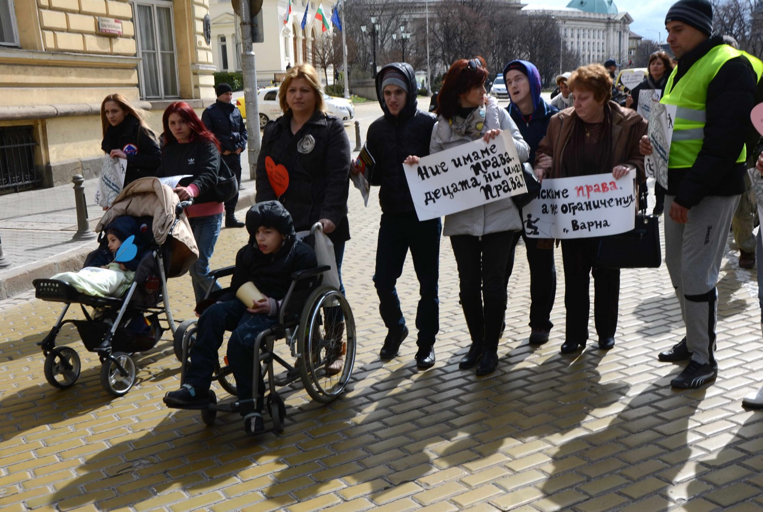 Родители на „невидимите” деца с увреждания искат адекватни грижи от държавата